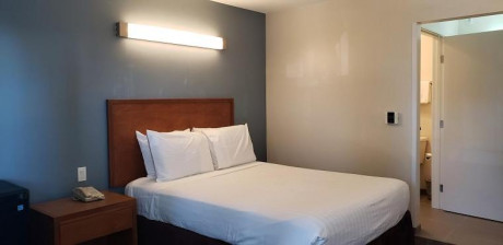 Comfort Inn Rohnert Park Sonoma County - One Queen Bed